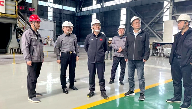 束學(xué)龍帶隊開展六鋼技術(shù)整改調(diào)研